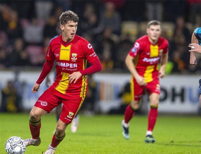 01年的世 01年的世