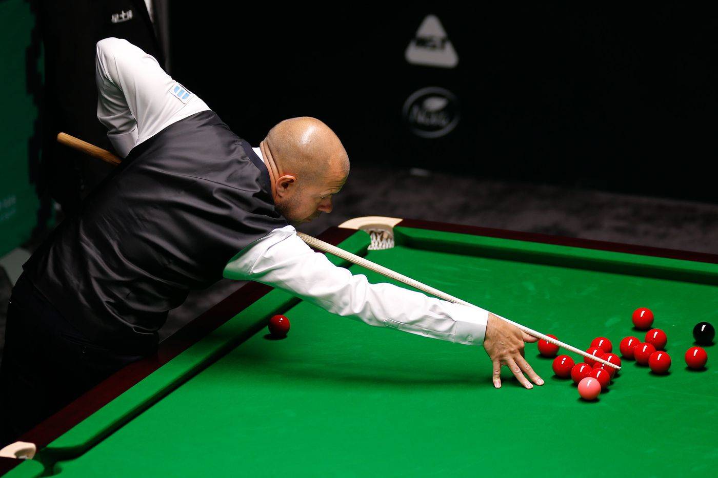 尤为突出 尤为突出