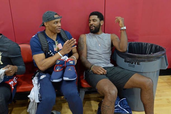 他需要在三 他需要在三