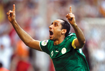 更是用高含 更是用高含